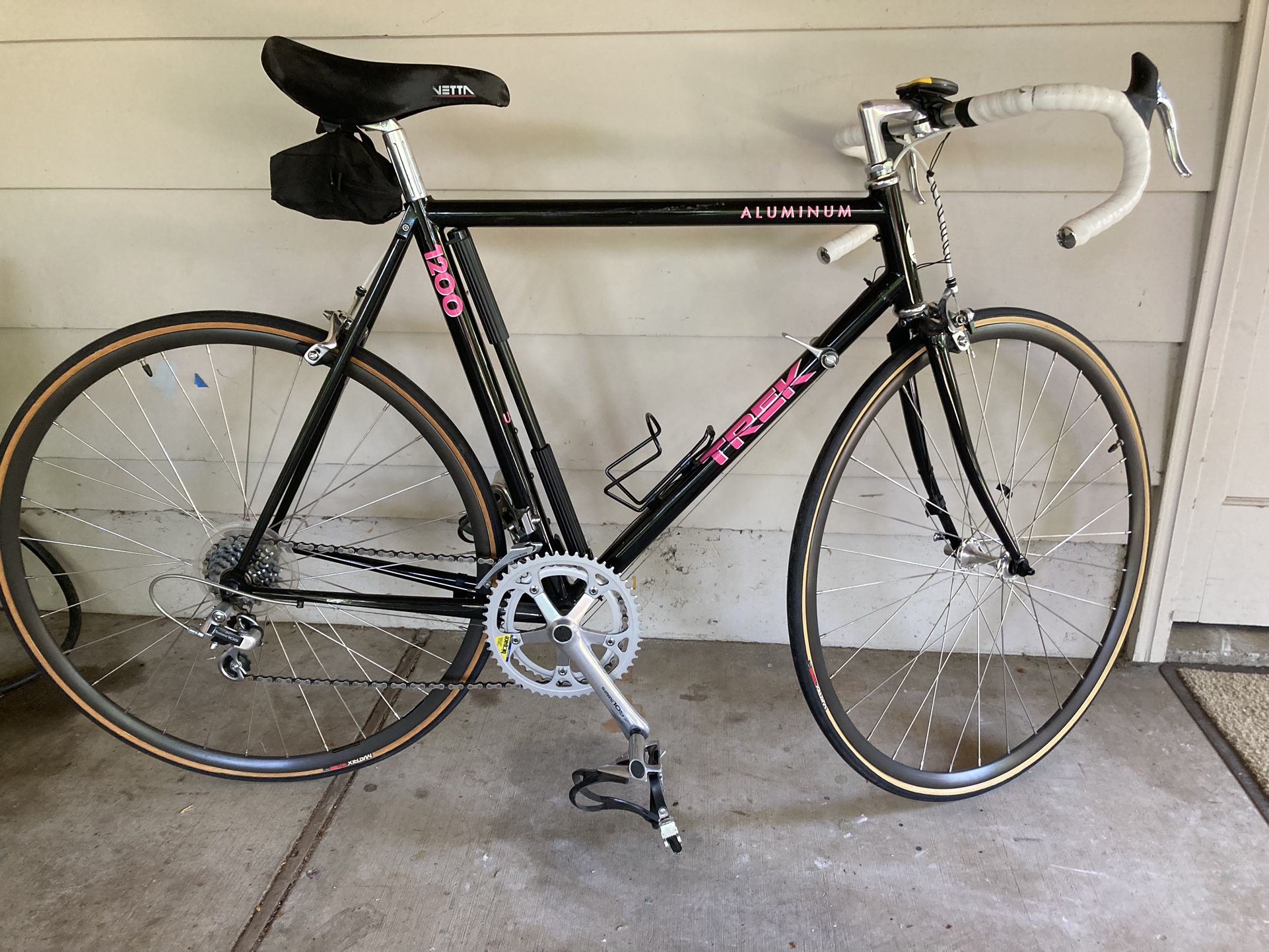 Classic 1988 Trek 1200 Road Bike. $300