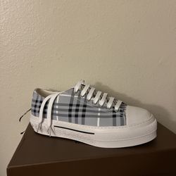 Burberry low tops