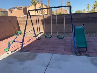 Super Swing and Glide Metal Swing Set  (Pick up only)