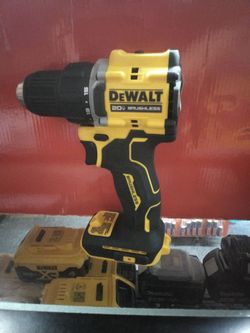 DEWALT 20V BRUSHLESS CORDLESS DRILL DRIVER