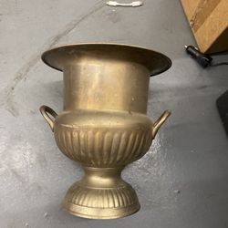 Title: Decorative Brass Urn / Vase – Vintage Style