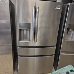 FRIGIDAIRE  counter Depht refrigerator stainless steel 
