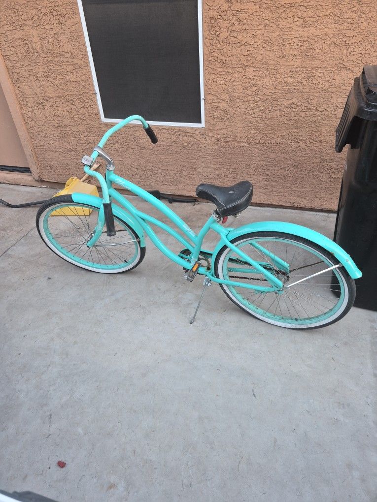26 Inch Hyper Women's Beach Cruiser