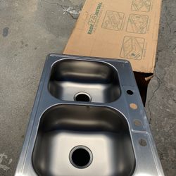 STAINLESS STEEL SINK