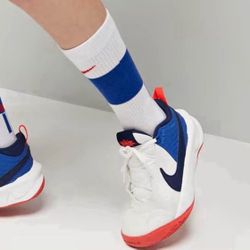 NIKE TEAM HUSTLE D10 GS 'WHITE GAME ROYAL' Size 6Y  