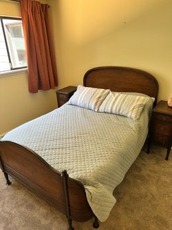 Full size Antique bed