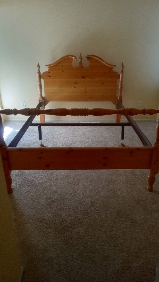 Solid Wood Bed Frame Queen Size