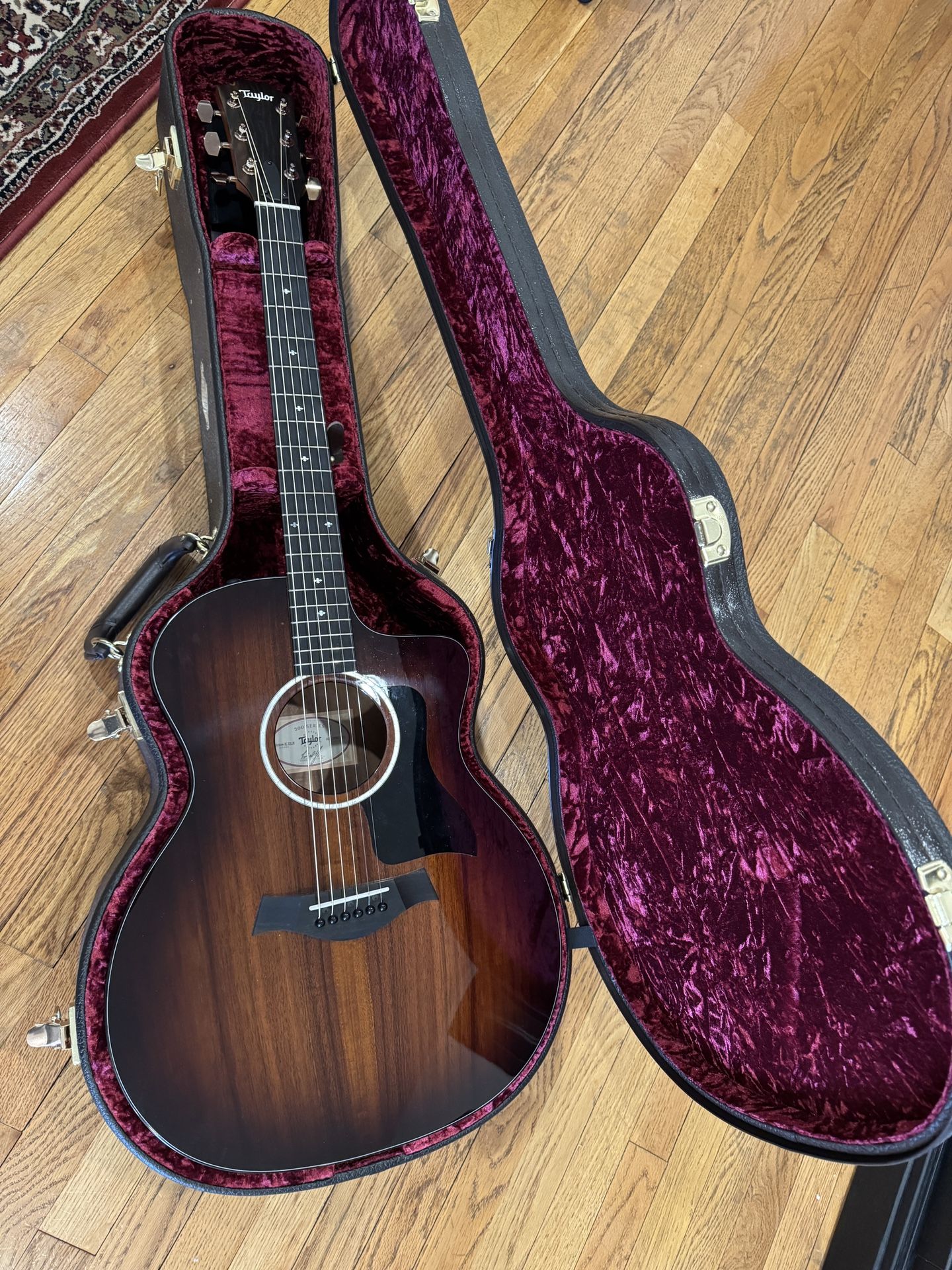 Taylor 224ce-K-DLX Acoustic Guitar