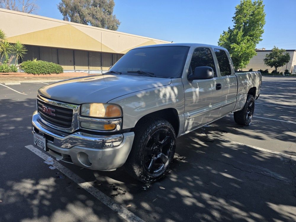 2004 GMC Sierra