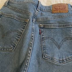 Levi’s Straight Leg High Rise Jeans Size 26