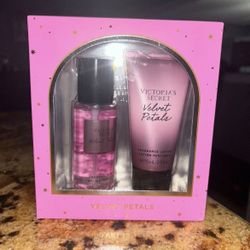 Victoria’s Secret Velvet Petals Boxed Fragrance Gift Set 