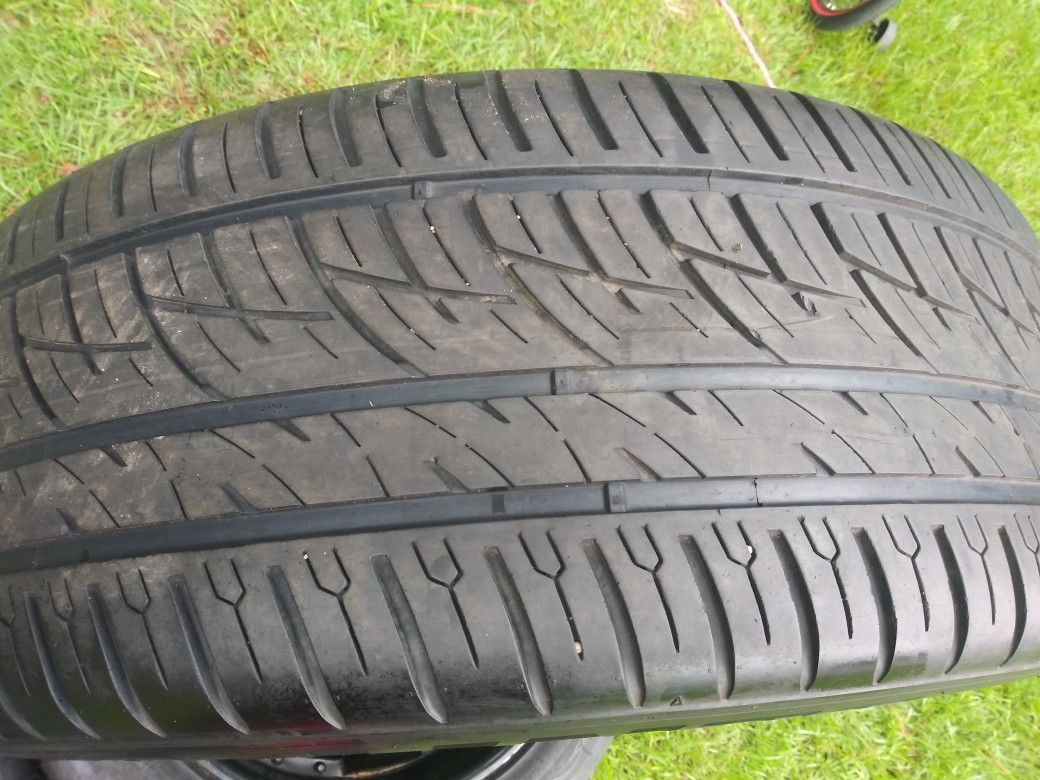 305-45r22-tire-a-tire-is-no-good-de-rest-is-on-good-condicion-for-sale