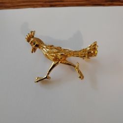 Jewelry - Roadrunner Gold Tone Pin