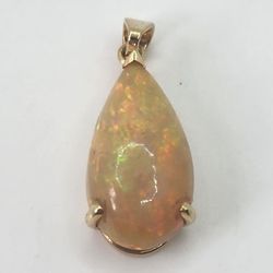 14k Gold Ethiopian Opal Pendant
