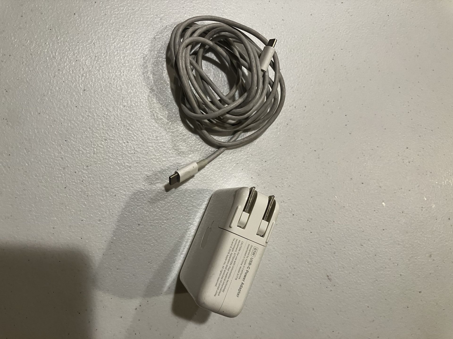 Authentic OEM Apple MacBook Charger 61w