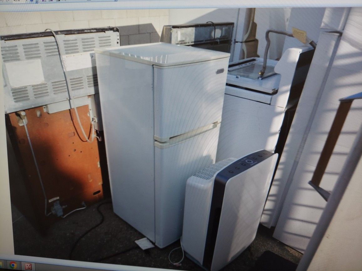 Mini Fridge With Freezer