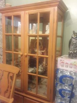 Dining room table with 6 chairs!!!