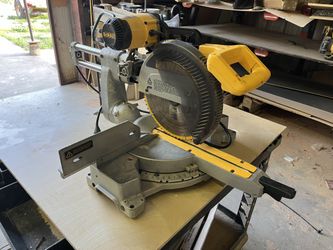 Dewalt 12 Inch Sliding Mitre Saw