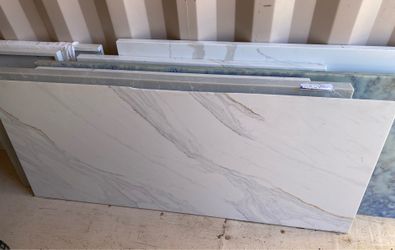 Quartz Countertop 25.5”x60.5” flat piece with a 45° front