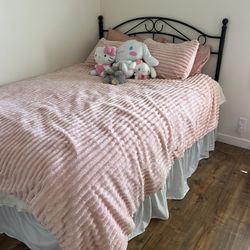 Queen bed And Bed Frame 