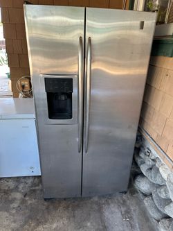 GE profile refrigerator