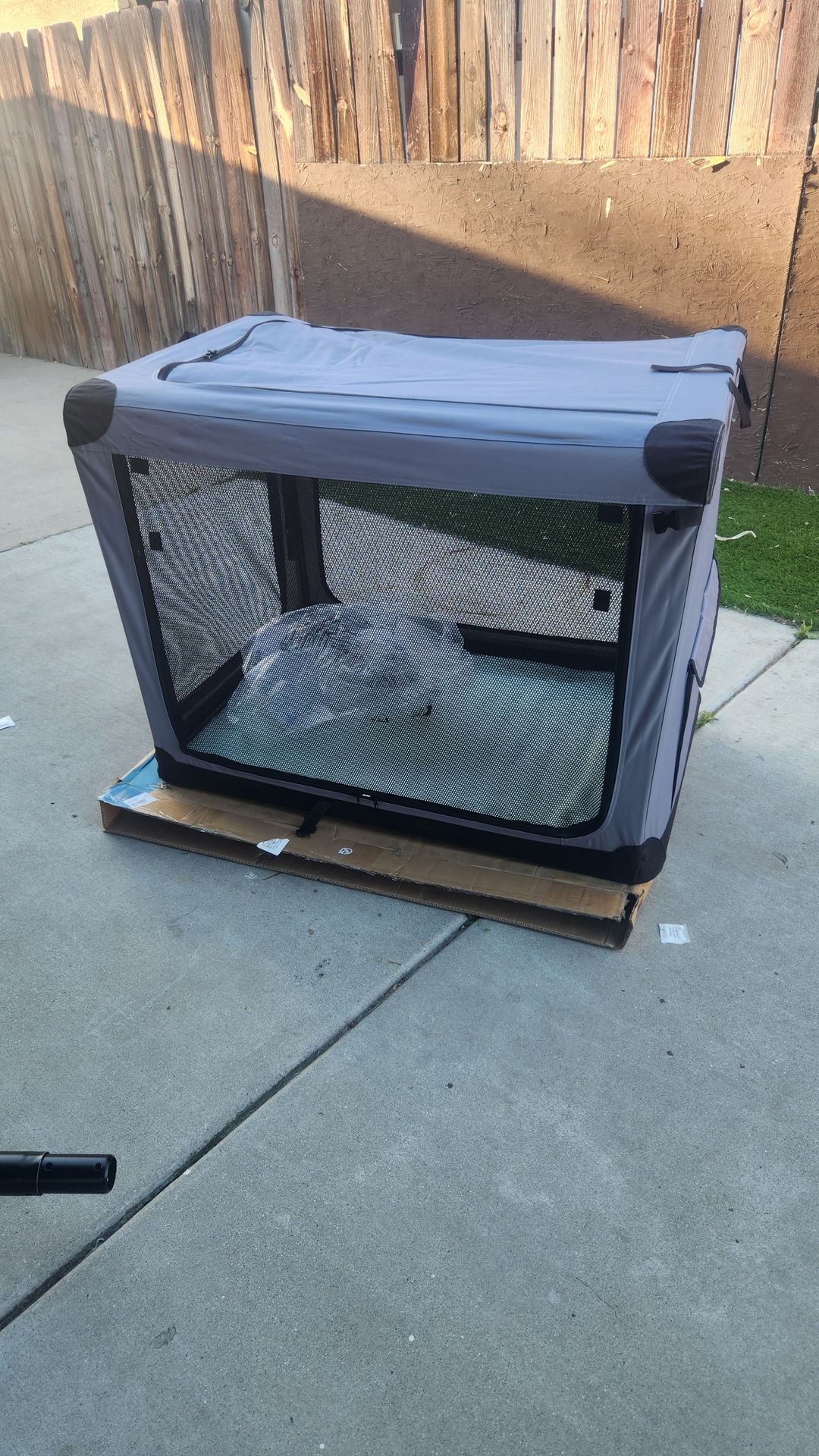 Dog Travel Crate 42 Inch, Portable Soft-Sided Travel Carriers for Dogs and Cats, Foldable Pet Kennel with 3-Doors Mesh Windows Indoor & Outdoor, Black