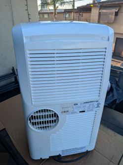 Delonghi Pinguino 14,000 BTU's 4-1 Portable Air Conditioner