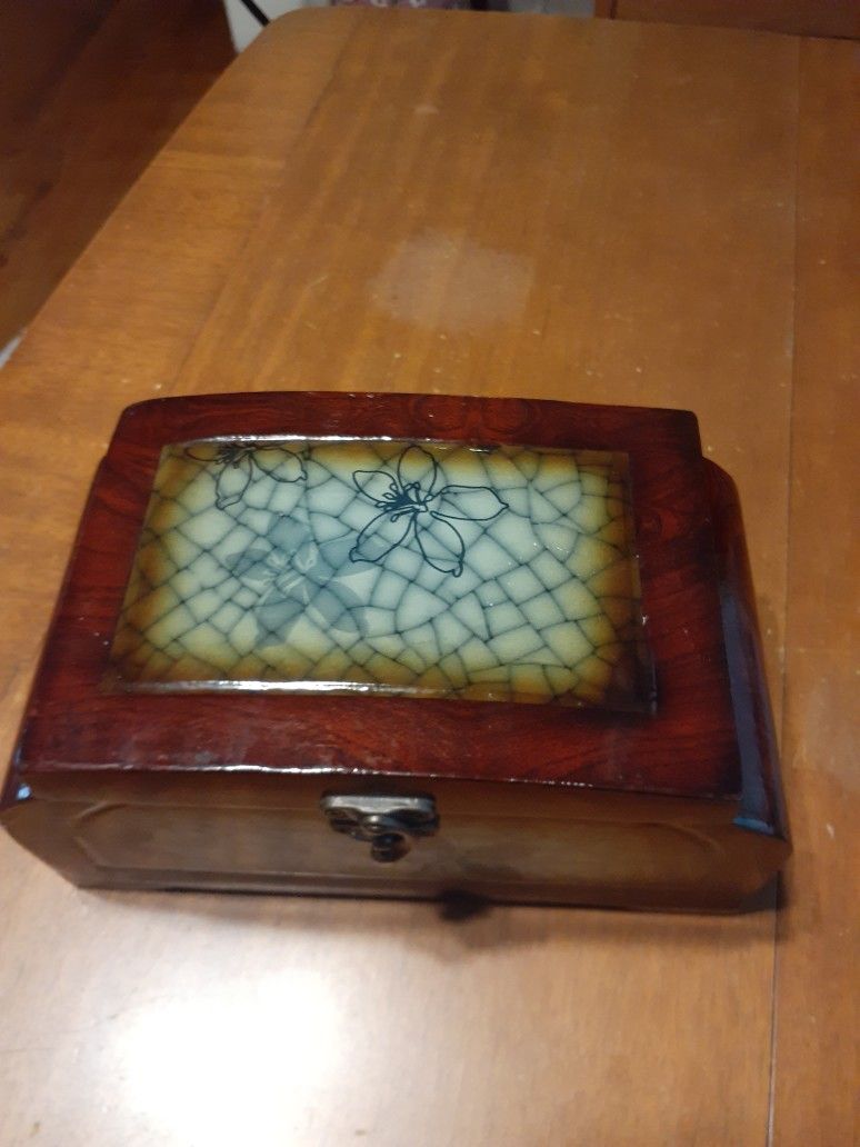 Vintage Wooden Lacquer Jewelry Box 9x5x4.5