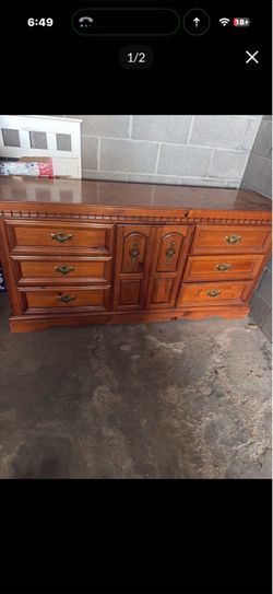 ❤️BEAUTIFUL QUEEN/KING BEDROOM SET: DRESSER/9 DRAWER, MIRROR, BED HEADBOARD❤️