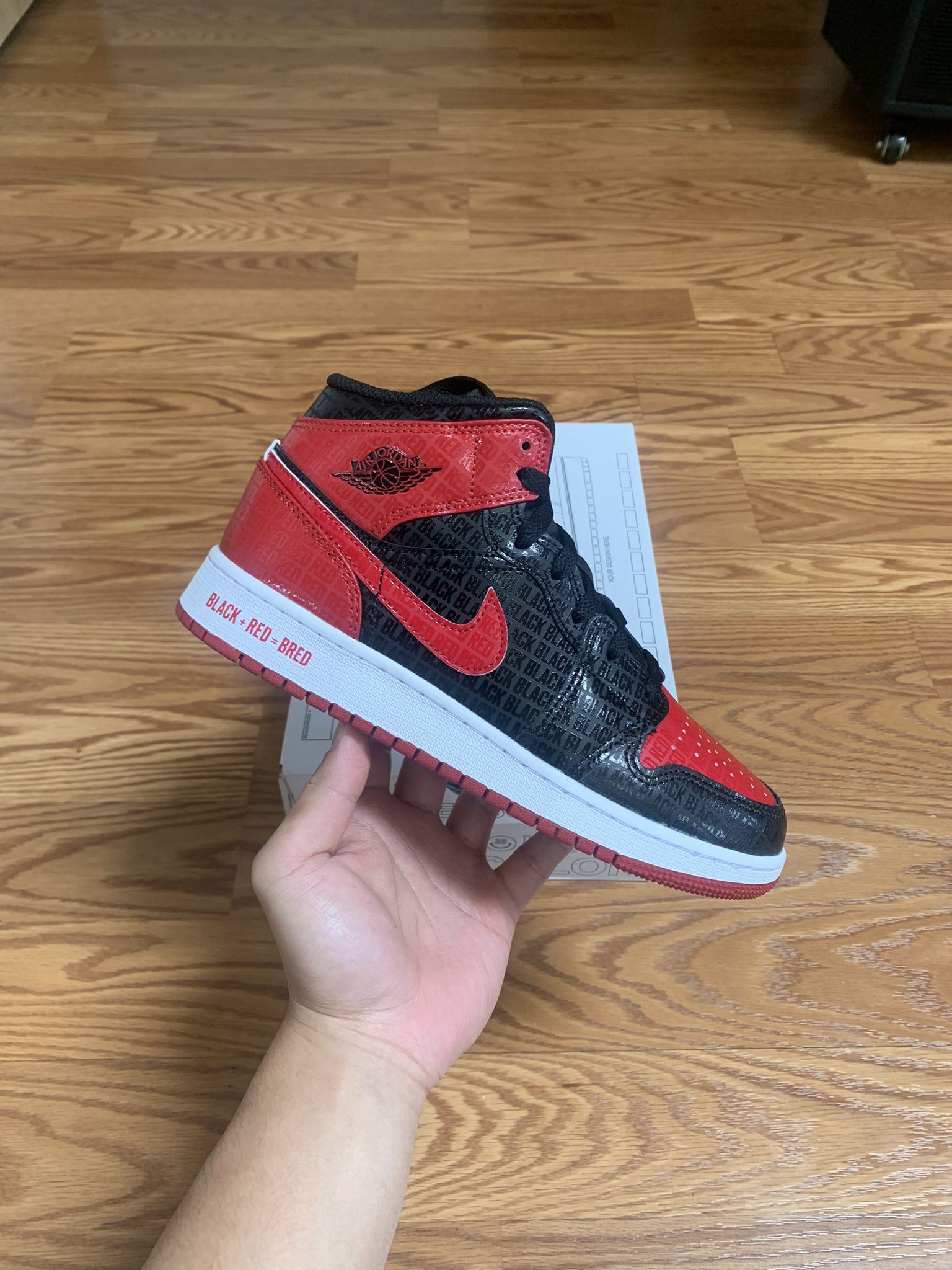 Nike Air Jordan Retro 1 Bred Text Size 5.5Y