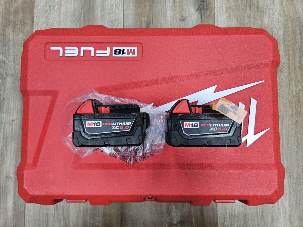 NEW Genuine (2) Milwaukee M18 XC 5.0 AH Batteries + Hard Case
