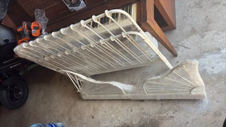 White Metal Bed Frame kid single size