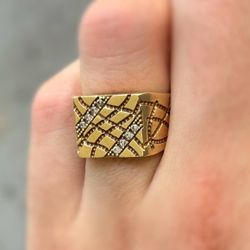 Jewelry 10k solid yellow gold  nugget CZ 0.30CTW ring size 6.50