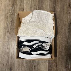 Vans Knu Skool Skate Shoe - Black / White New