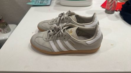 Adidas sambas size 3.5