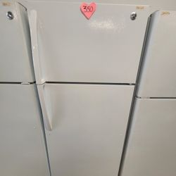 Regular Top Freezer Refrigerator Used In Good Condition With 90days Warranty From $325 Up To $399