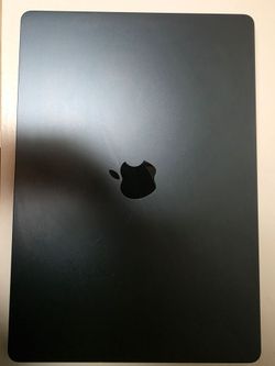 Apple - MacBook Air 15" Laptop - M2 chip Built for Apple Intelligence - 8GB Memory - 256GB SSD - Midnight