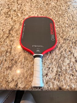 Pickle ball paddle