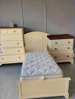Bassett Twin Bedroom Set - Solid Wood