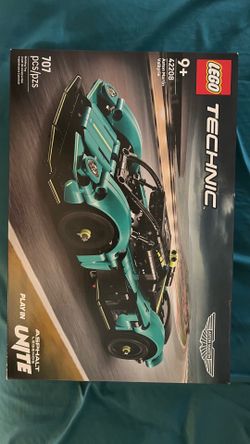 Lego Technic Aston Martin Valkyrie
