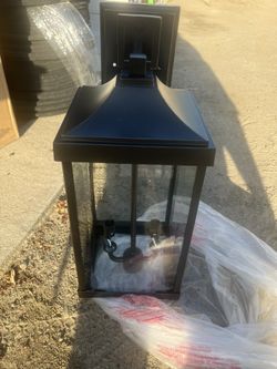 Lámparas Fuera De La Casa Son 2