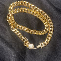 14k Gold Cuban with Vvs Diamonds Engraved 