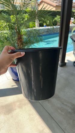 Garden Black Plastic Bucket