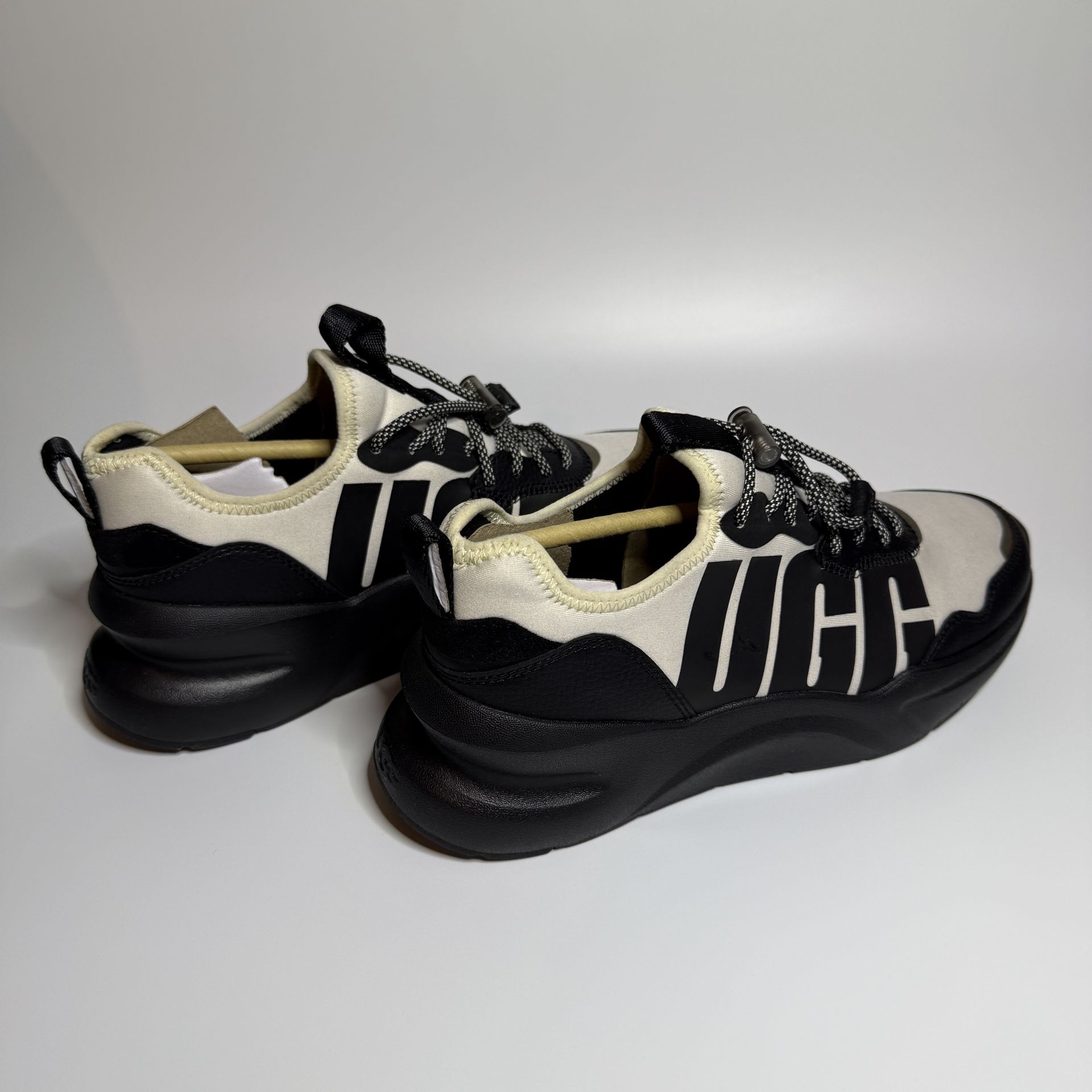 UGG LA Daze Sneakers - Size 7