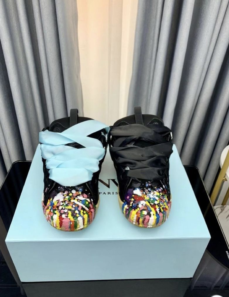 2 Pair of lavins !Deal!