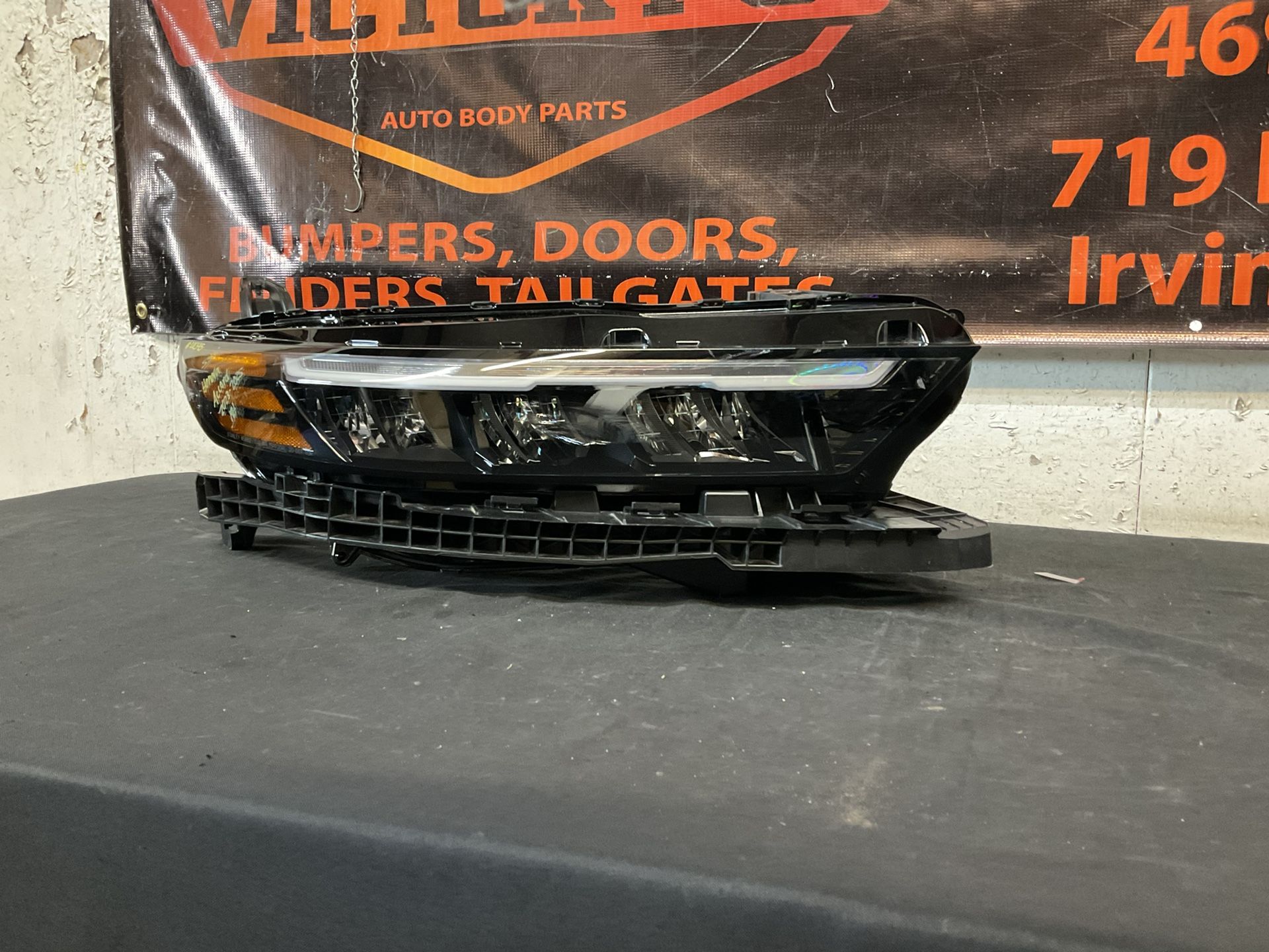 HONDA ACCORD 2023-2025 RH HEADLIGHT OEM