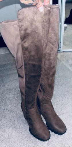 Fashion Over-The-Knee Heeled Boots w/ Side Zip & Lug Sole Size 7
