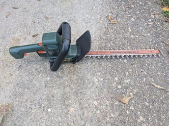 BLACK+DECKER 18" Electric Hedge Trimmer – Corded Dual-Action