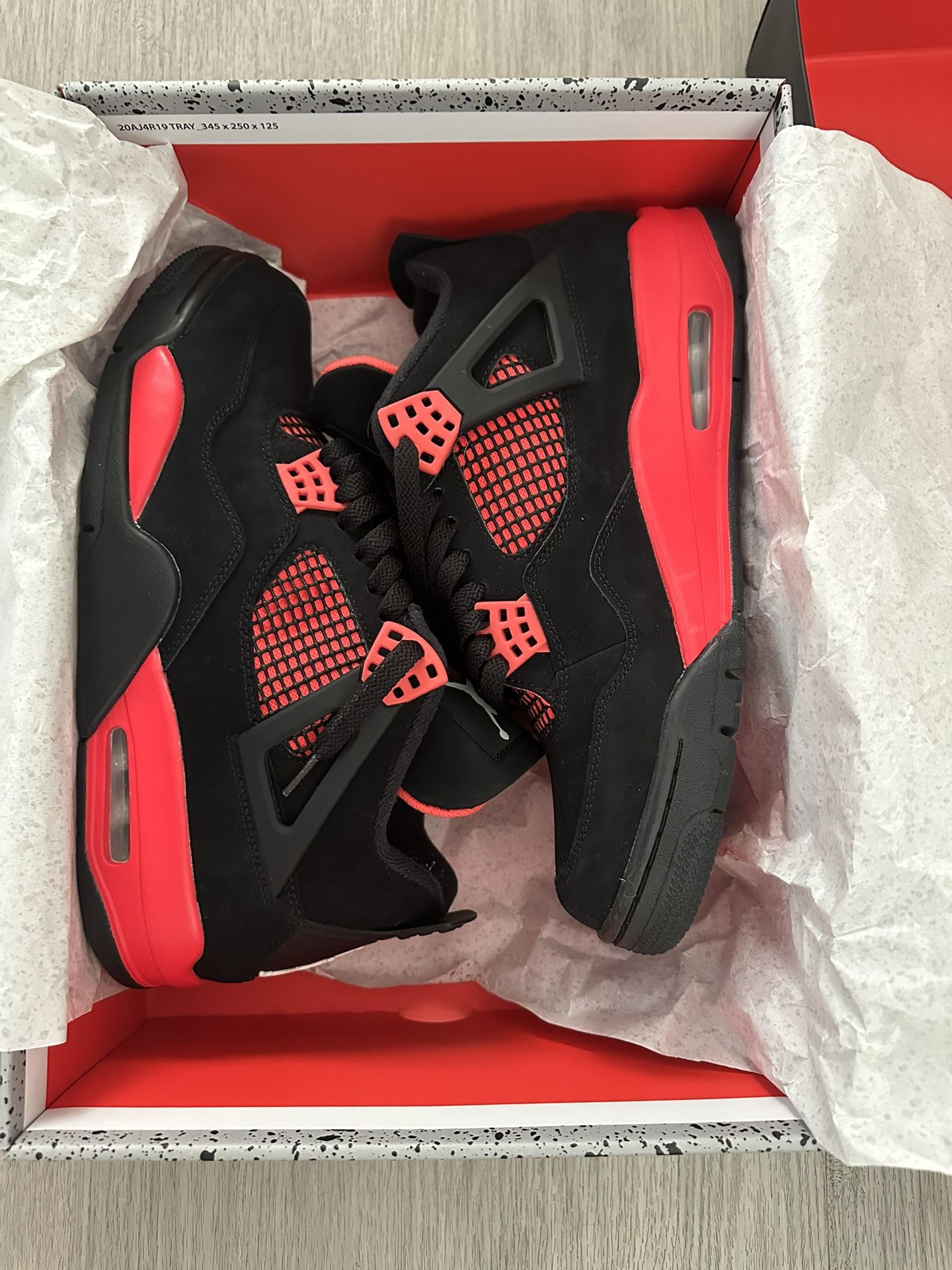 Air Jordan 4 Thunder Red