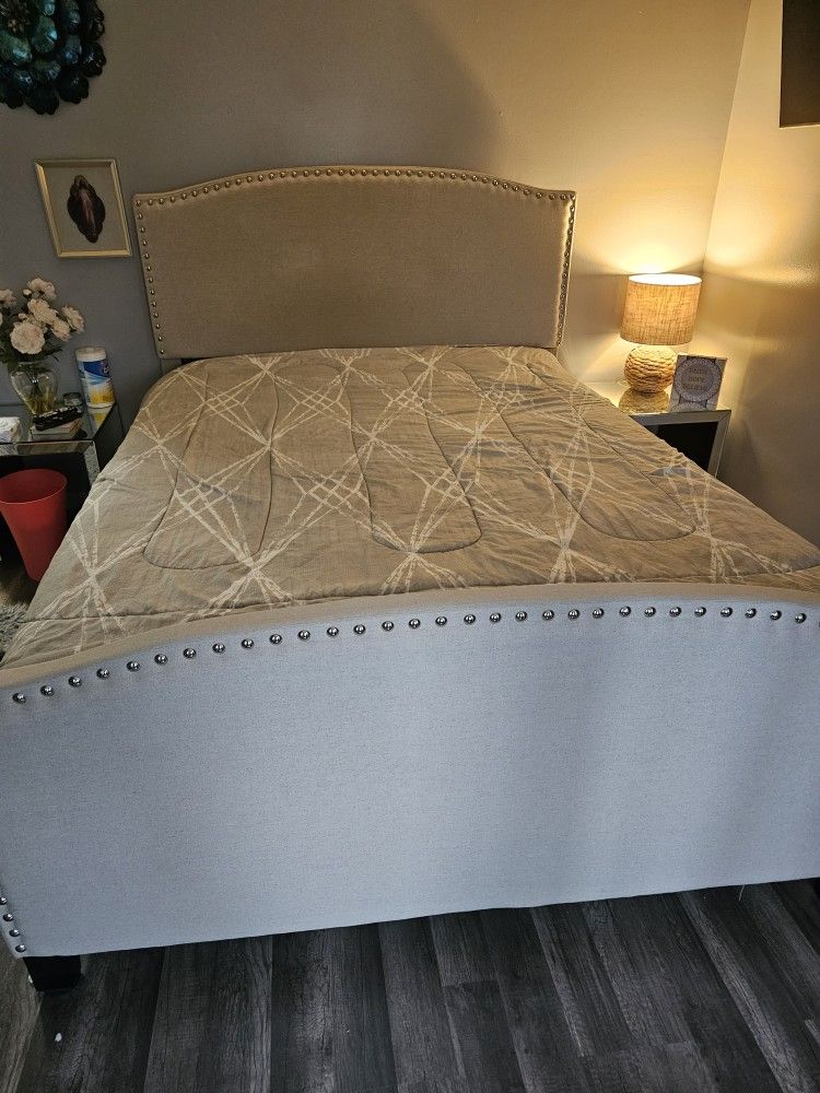 Queen Size Memory Foam Mattress With Box Spring Great Condition